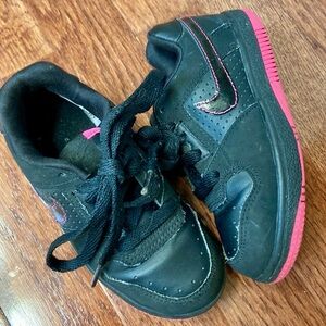 Nike Delta Force Leather Sneakers